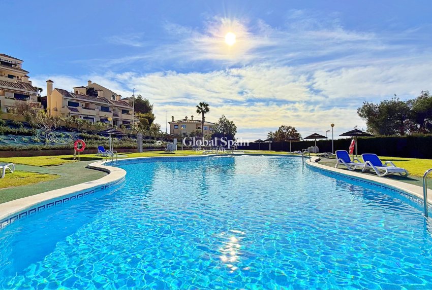 Revente - MAISON -
ORIHUELA - Inland