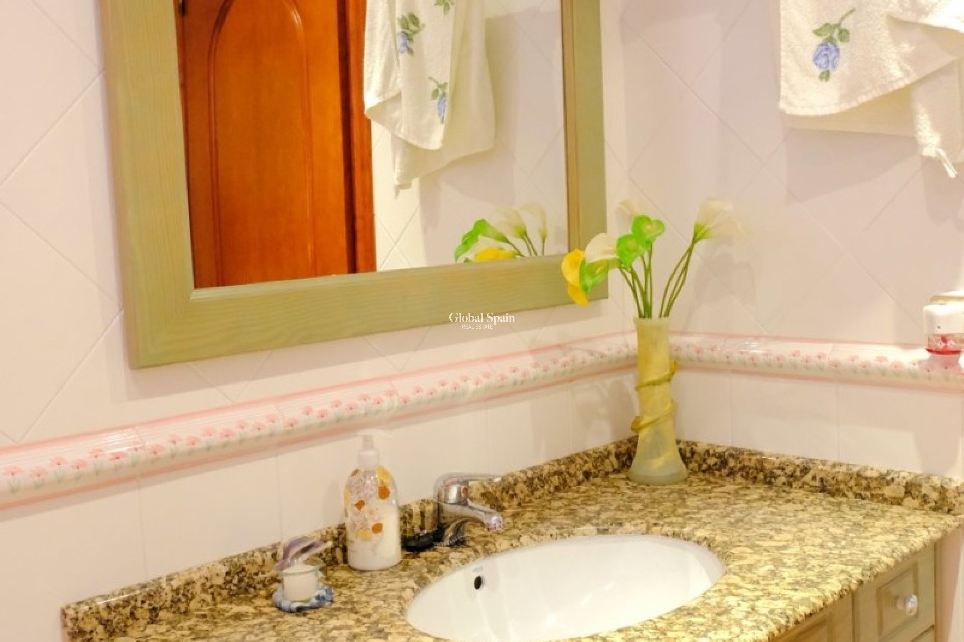 Revente - MAISON -
ORIHUELA - Inland