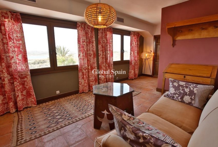 Revente - MAISON -
ORIHUELA - Inland