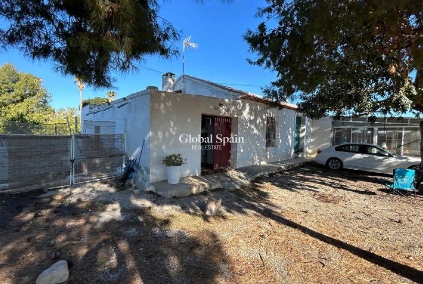 Revente - MAISON -
ORIHUELA - Inland