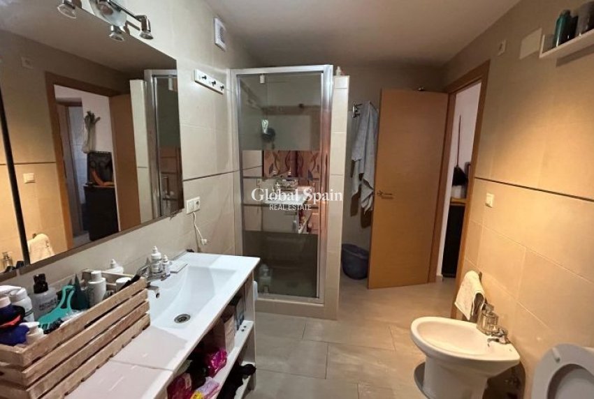 Revente - MAISON -
ORIHUELA - Inland