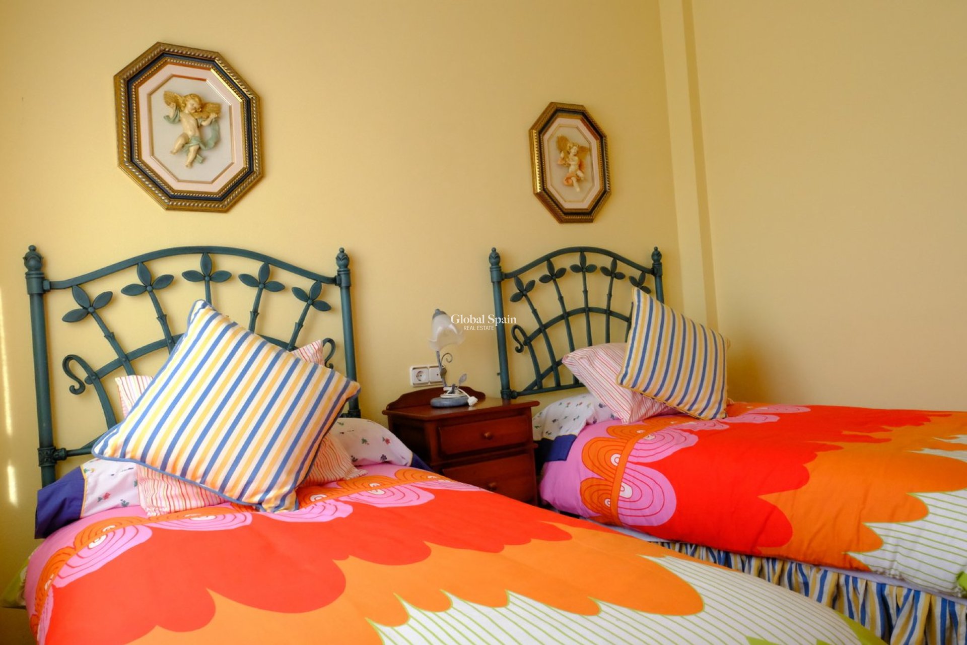 Revente - MAISON -
ORIHUELA - Inland