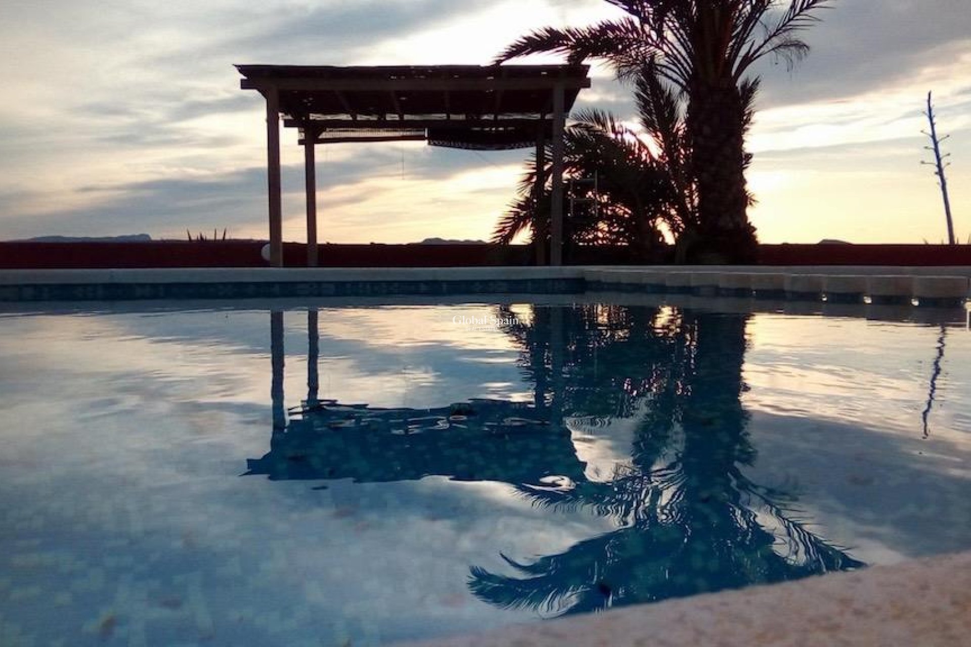 Revente - MAISON -
ORIHUELA - Inland