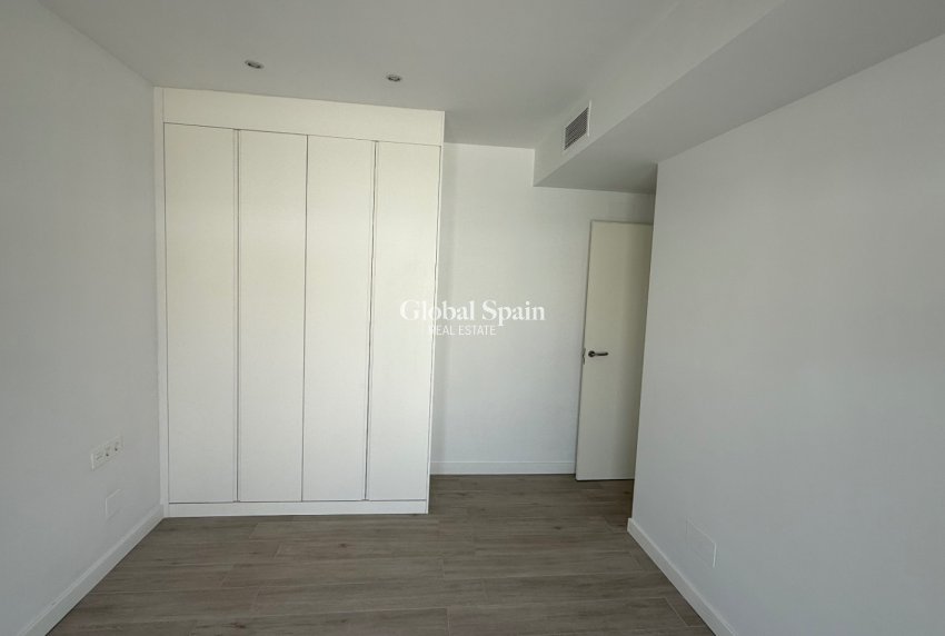 Revente - MAISON -
ORIHUELA - Inland