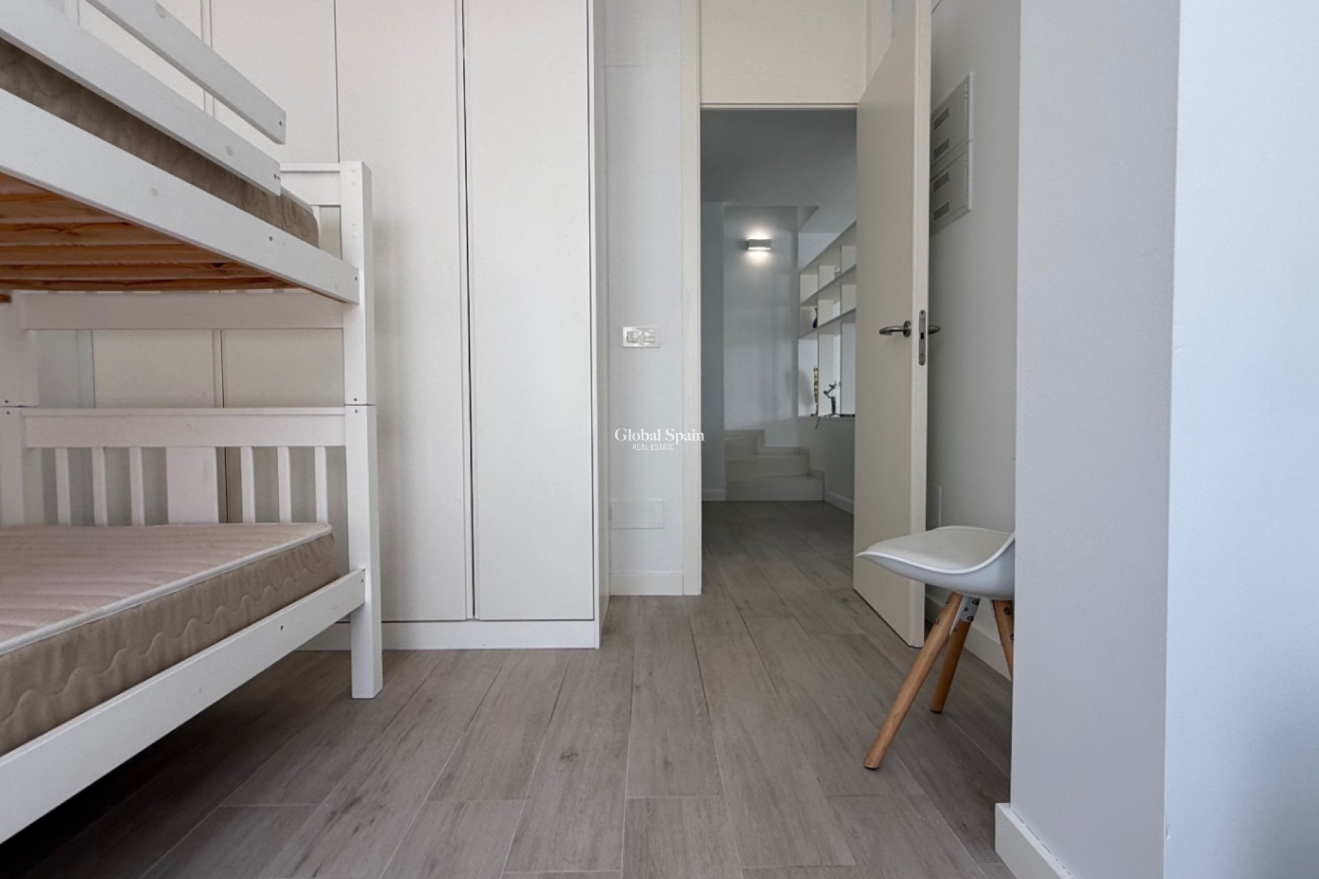 Revente - MAISON -
ORIHUELA - Inland