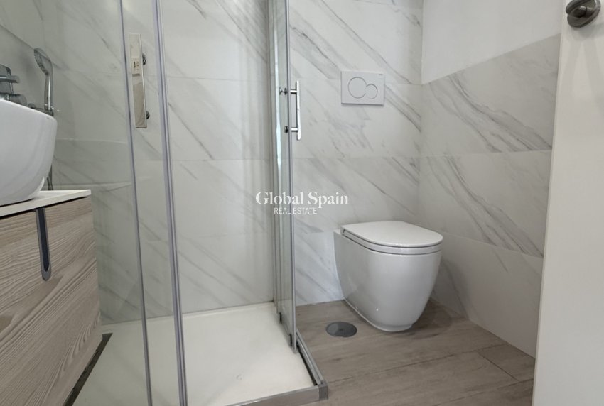 Revente - MAISON -
ORIHUELA - Inland