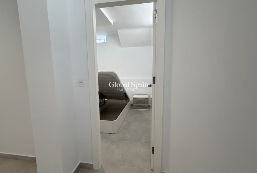 Revente - MAISON -
ORIHUELA - Inland