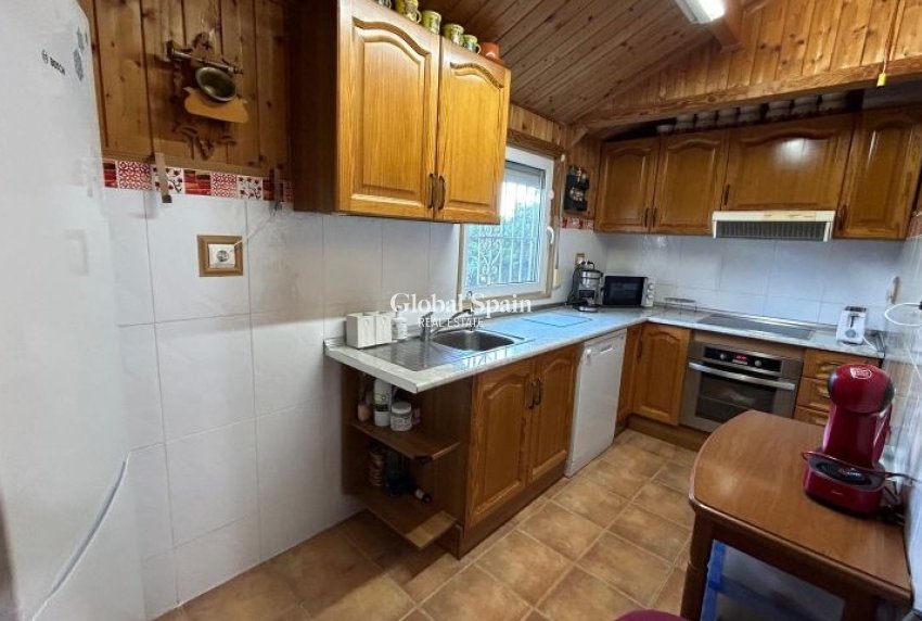 Revente - MAISON -
ORIHUELA - Inland