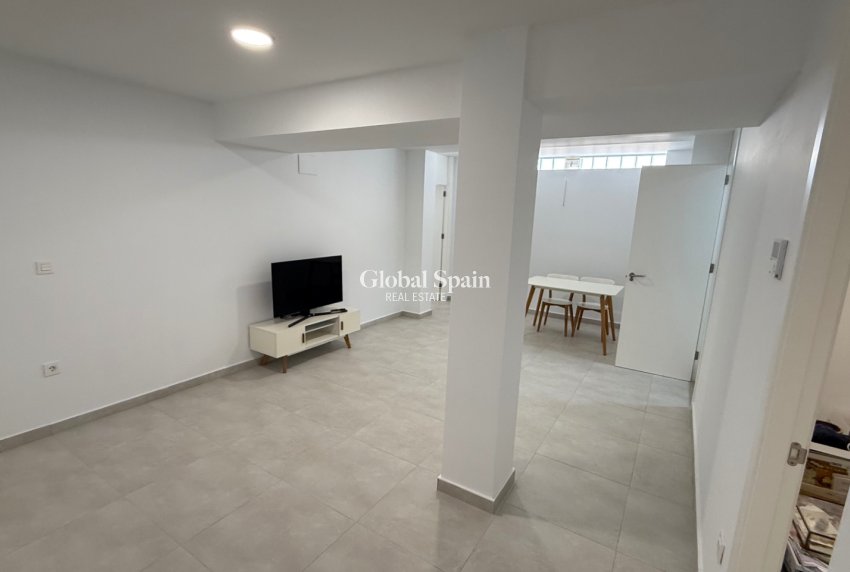 Revente - MAISON -
ORIHUELA - Inland