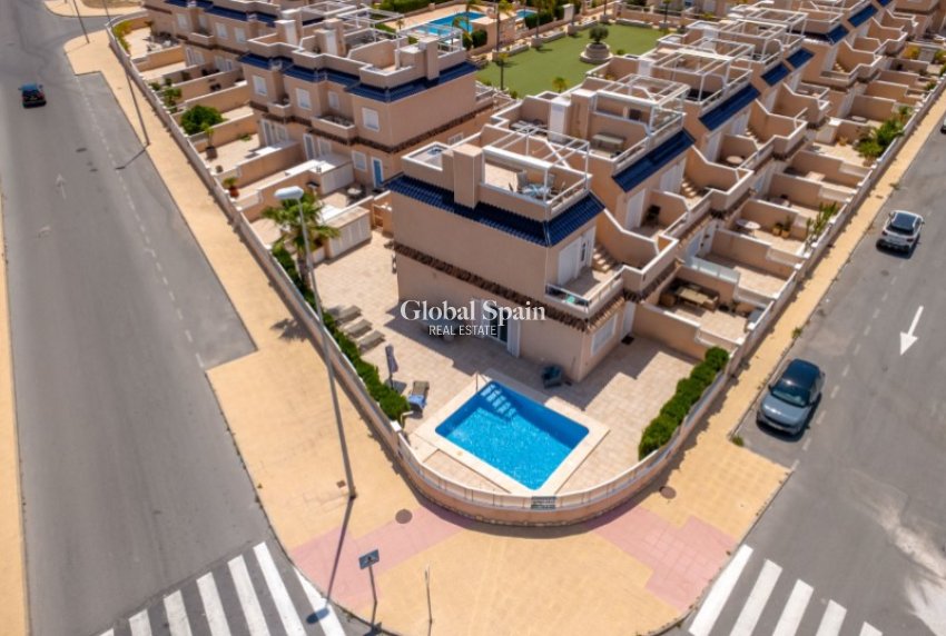Revente - MAISON -
ORIHUELA - Inland
