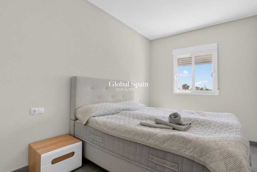 Revente - MAISON -
ORIHUELA - Inland