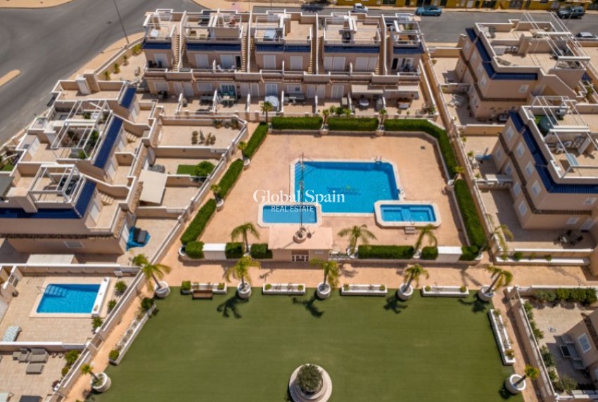 Revente - MAISON -
ORIHUELA - Inland