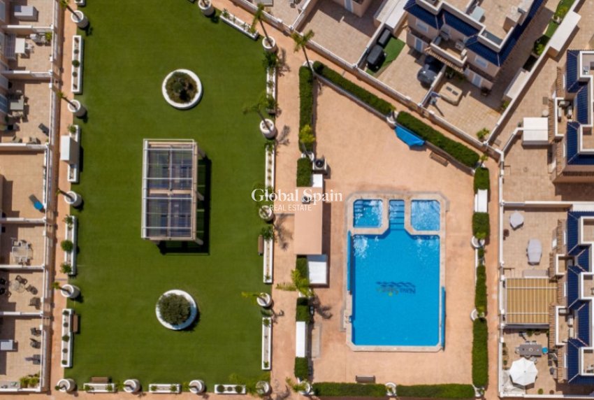 Revente - MAISON -
ORIHUELA - Inland