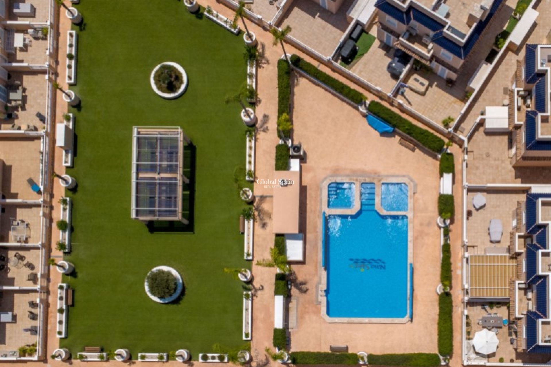 Revente - MAISON -
ORIHUELA - Inland