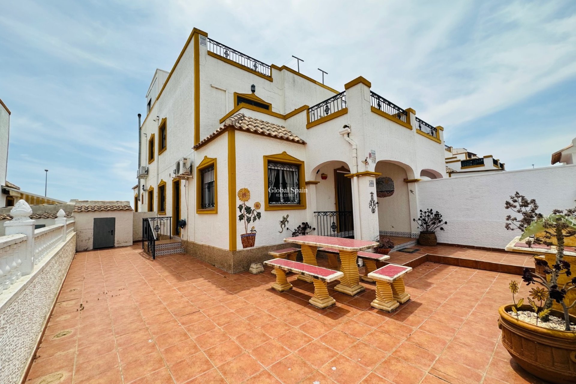 Revente - MAISON -
ORIHUELA - Inland