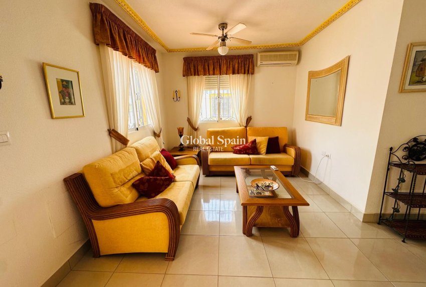 Revente - MAISON -
ORIHUELA - Inland