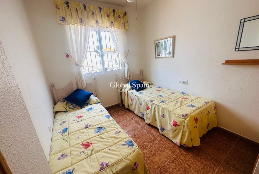 Revente - MAISON -
ORIHUELA - Inland
