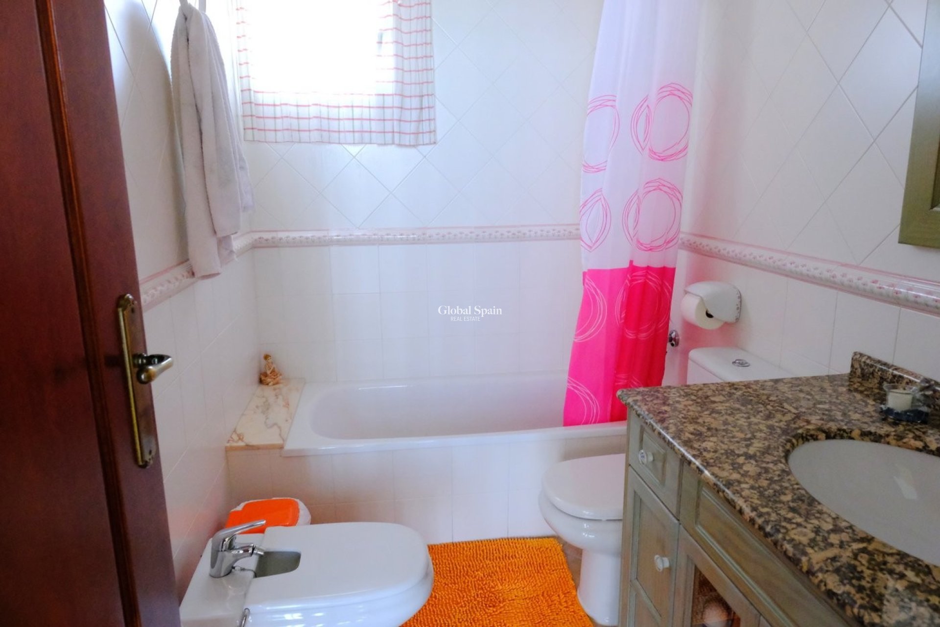 Revente - MAISON -
ORIHUELA - Inland