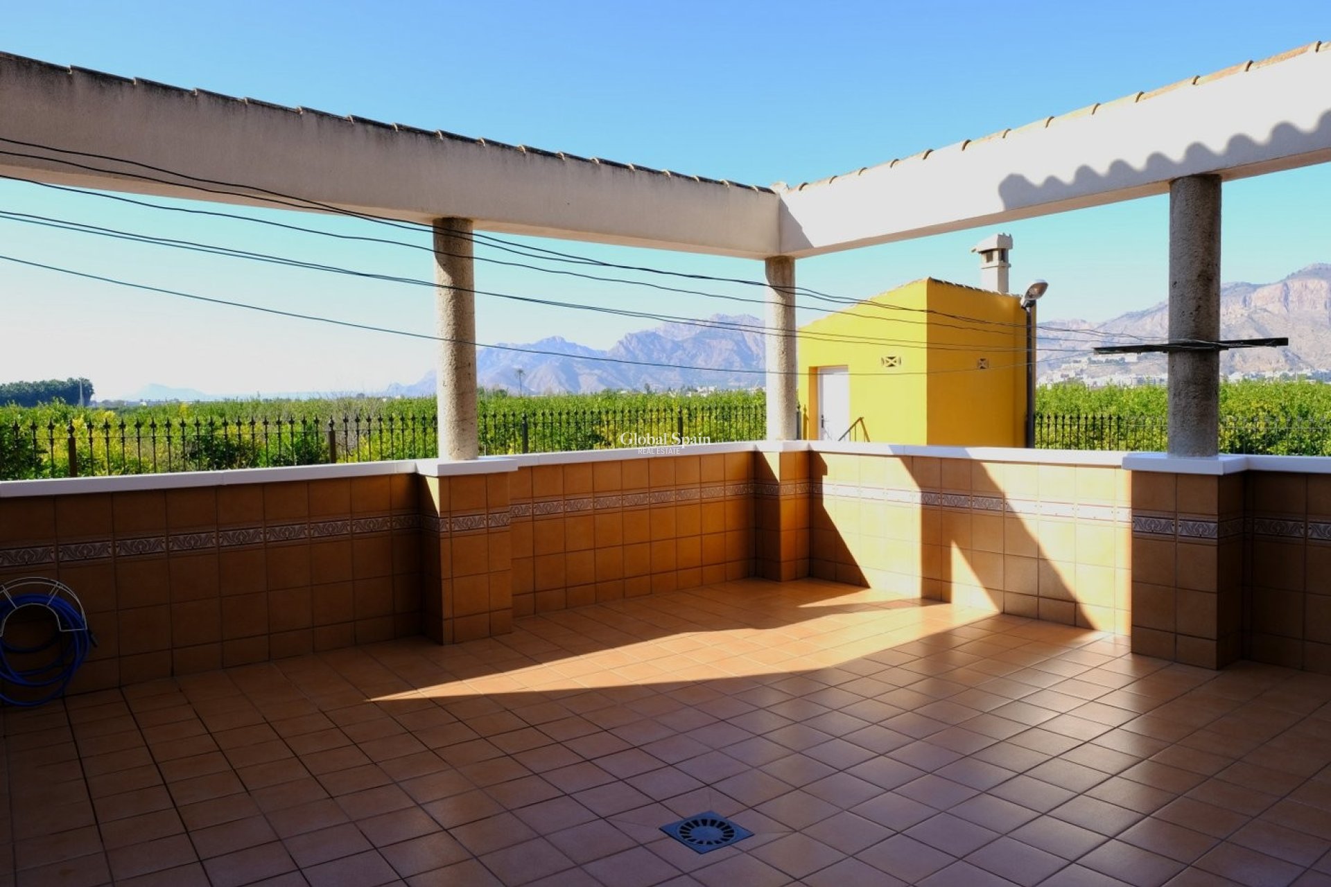Revente - MAISON -
ORIHUELA - Inland
