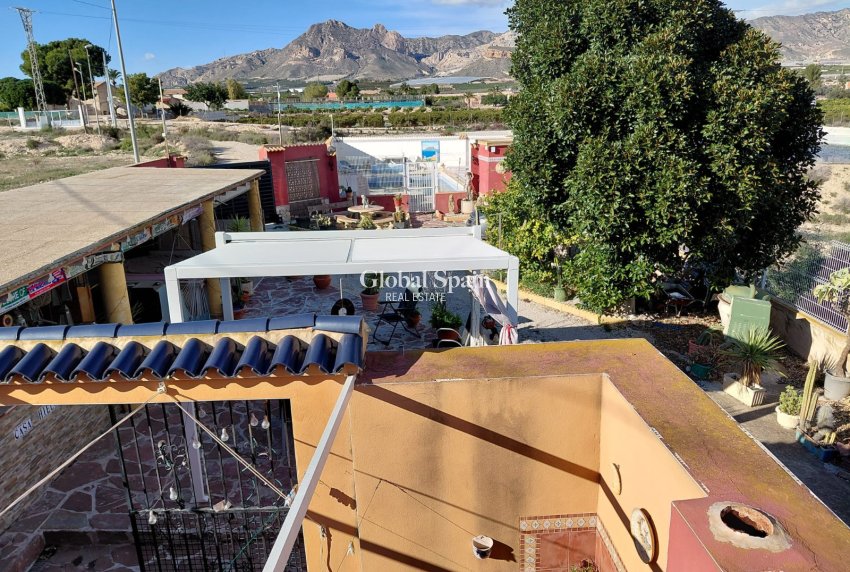 Revente - MAISON -
ORIHUELA - Inland