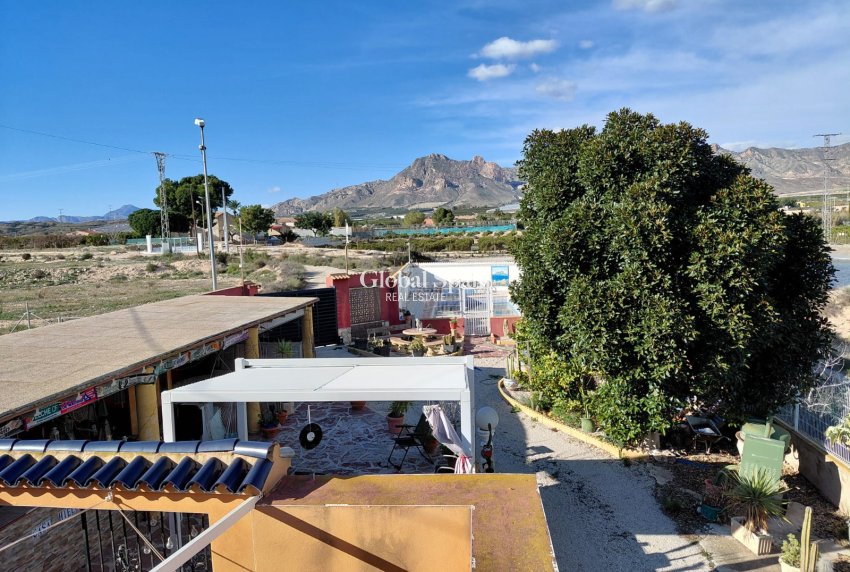 Revente - MAISON -
ORIHUELA - Inland