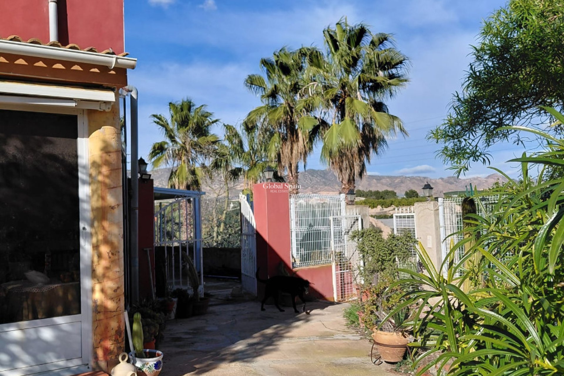 Revente - MAISON -
ORIHUELA - Inland