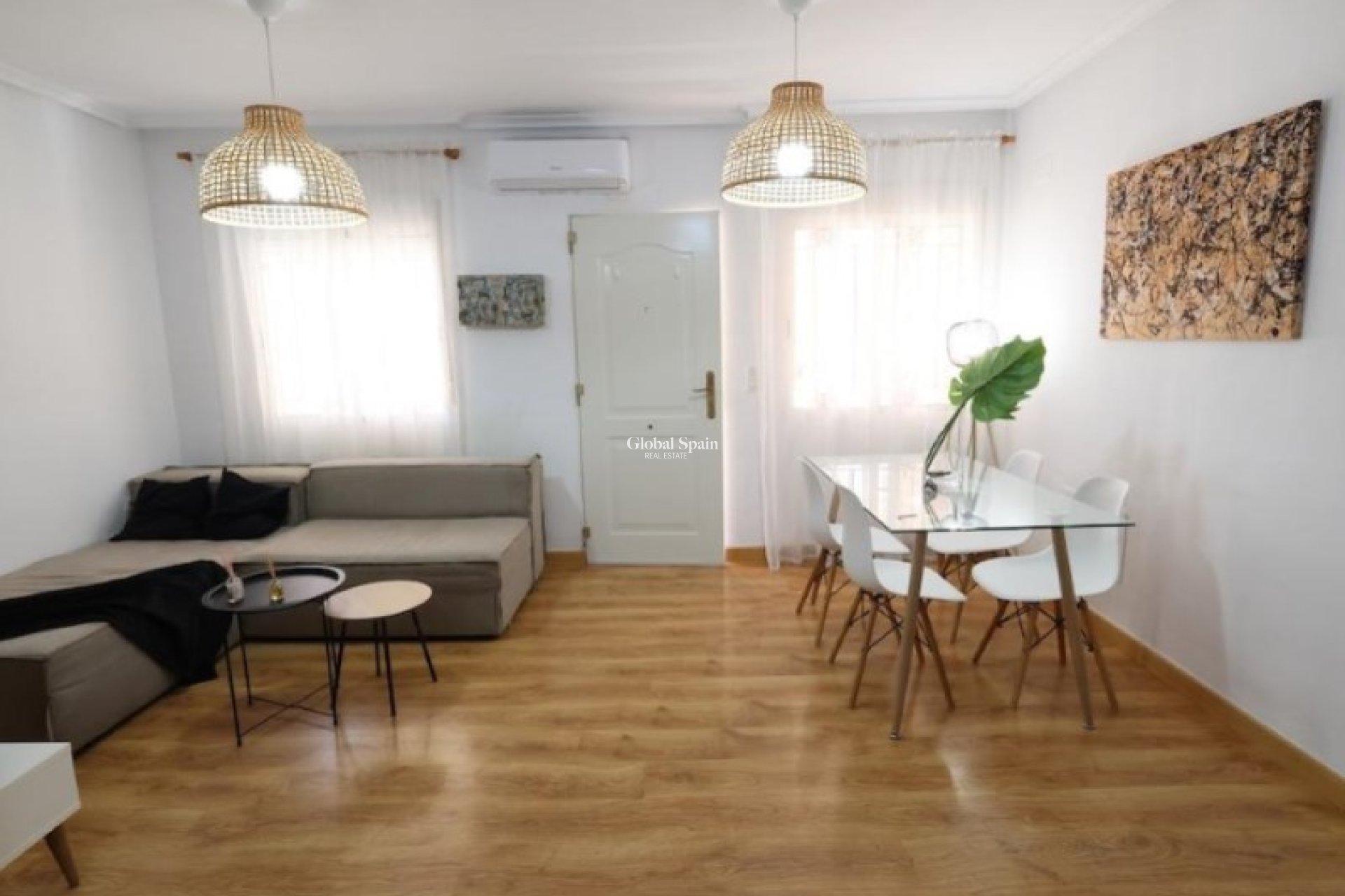 Revente - MAISON -
ORIHUELA - Inland