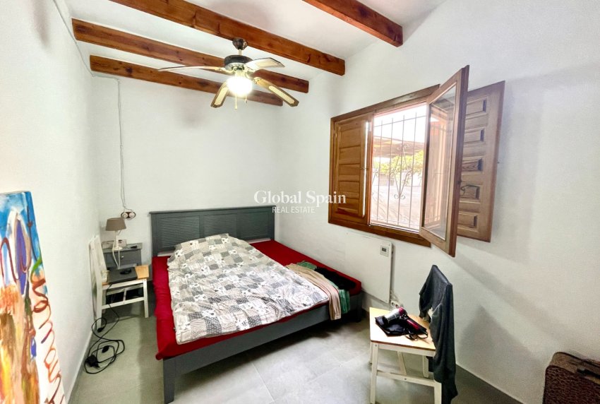Revente - MAISON -
ORIHUELA - Inland