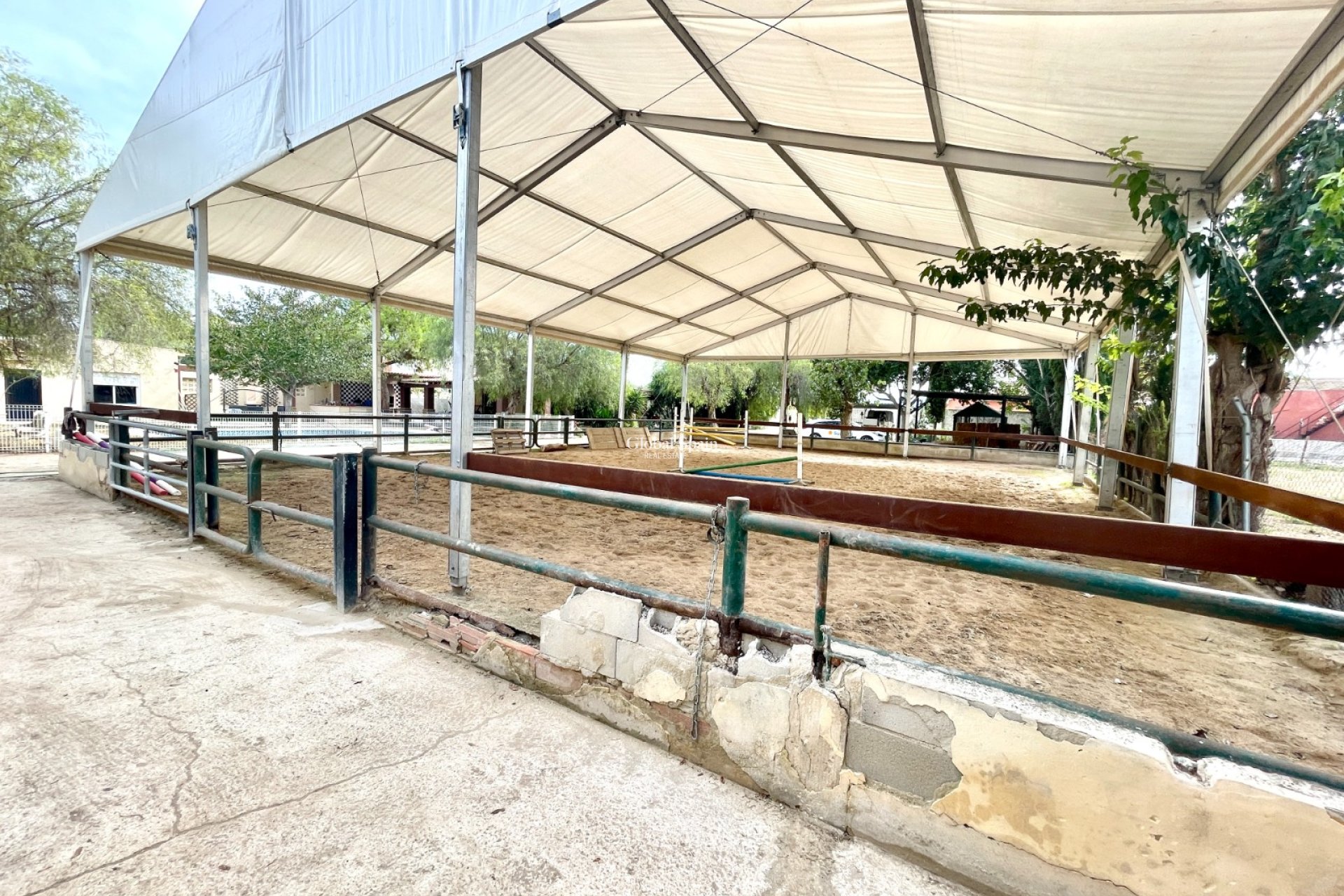 Revente - MAISON -
ORIHUELA - Inland
