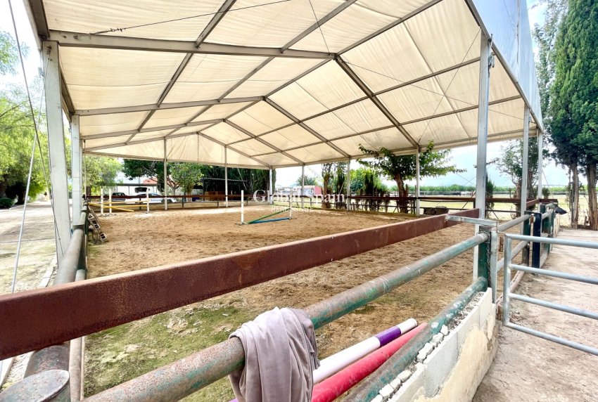 Revente - MAISON -
ORIHUELA - Inland