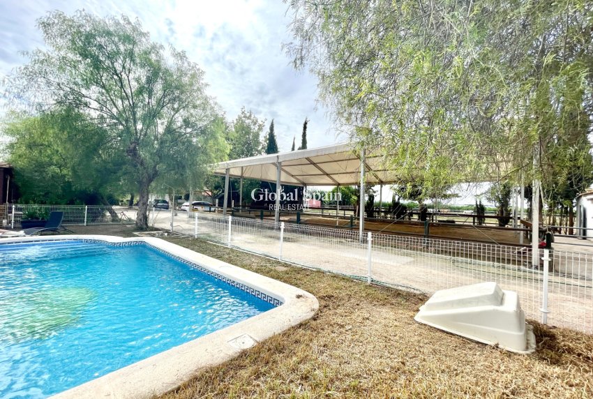 Revente - MAISON -
ORIHUELA - Inland