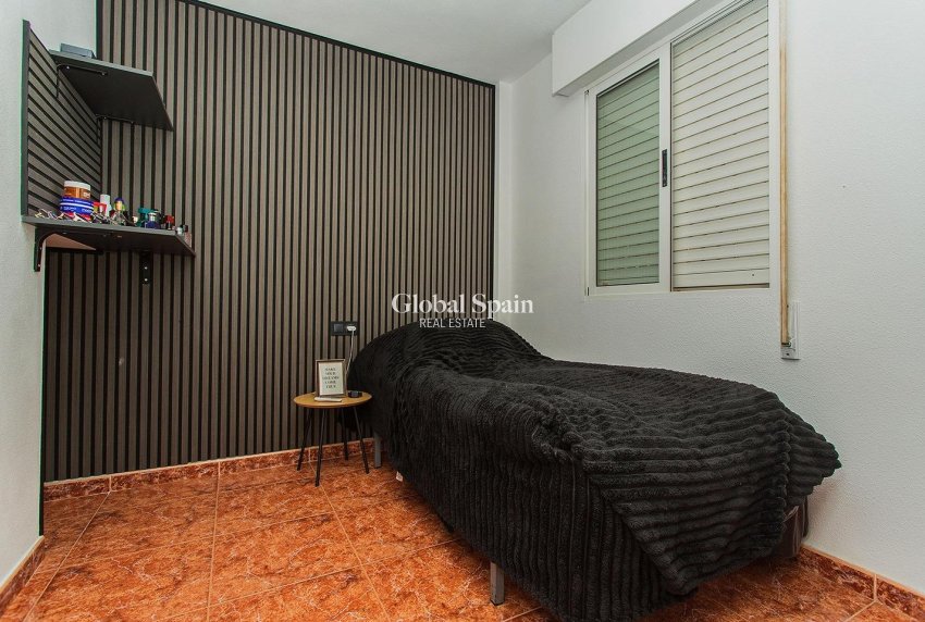 Revente - MAISON -
ORIHUELA - Urbanización Perla del Mar