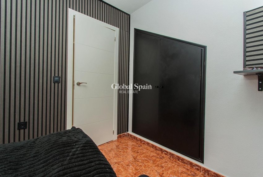 Revente - MAISON -
ORIHUELA - Urbanización Perla del Mar