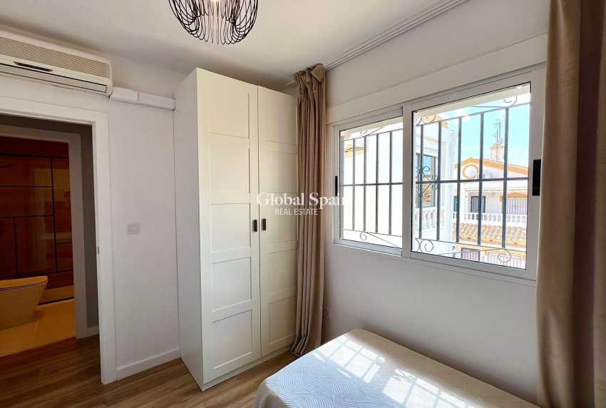 Revente - MAISON -
ORIHUELA - Urbanización Perla del Mar