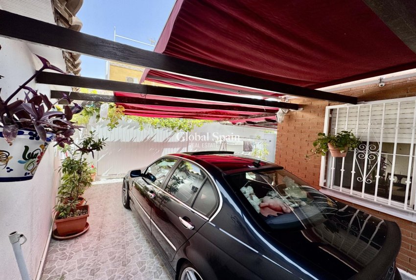 Revente - MAISON -
ORIHUELA - Urbanización Perla del Mar