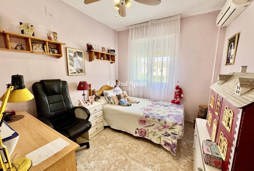 Revente - MAISON -
ORIHUELA - Urbanización Perla del Mar