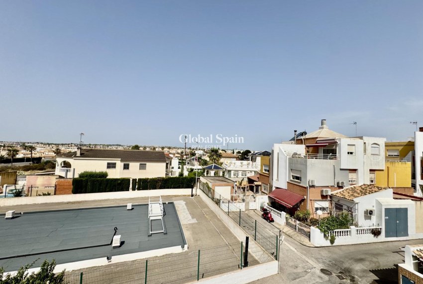Revente - MAISON -
ORIHUELA - Urbanización Perla del Mar