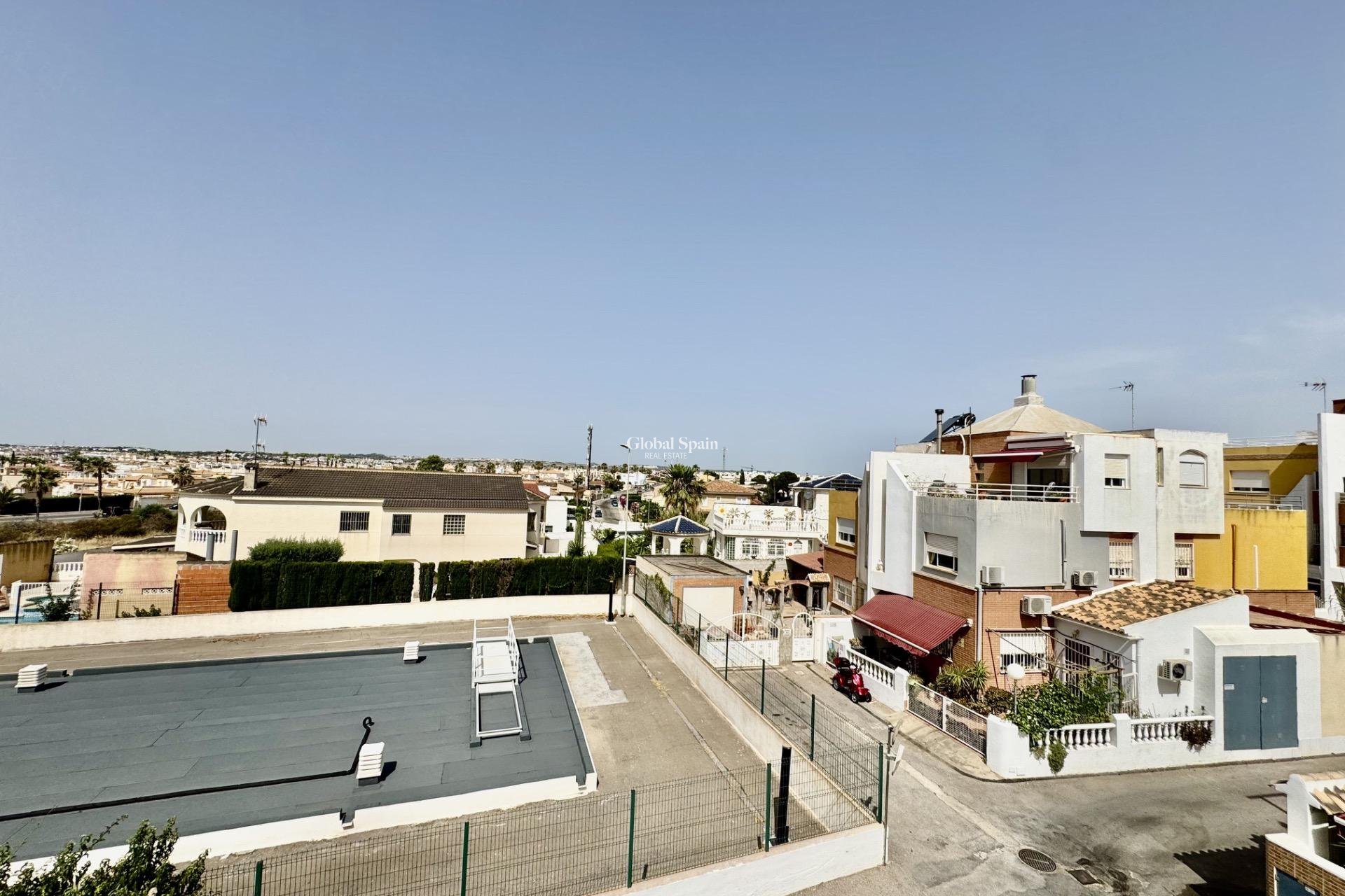 Revente - MAISON -
ORIHUELA - Urbanización Perla del Mar