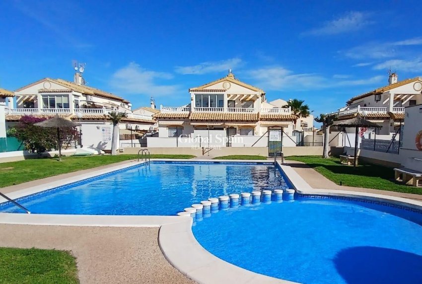 Revente - MAISON -
ORIHUELA - Urbanización Perla del Mar