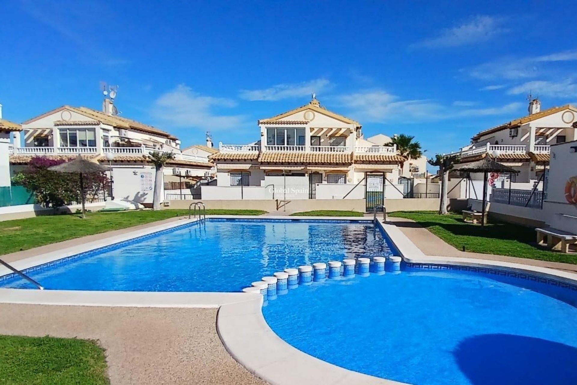 Revente - MAISON -
ORIHUELA - Urbanización Perla del Mar