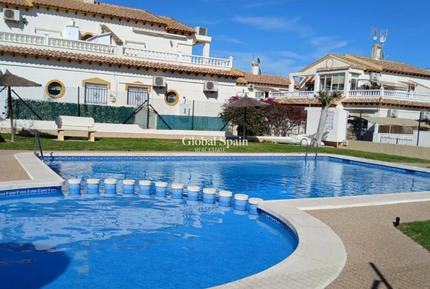 Revente - MAISON -
ORIHUELA - Urbanización Perla del Mar