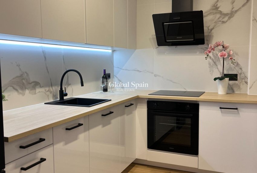 Revente - MAISON -
ORIHUELA - Urbanización Perla del Mar