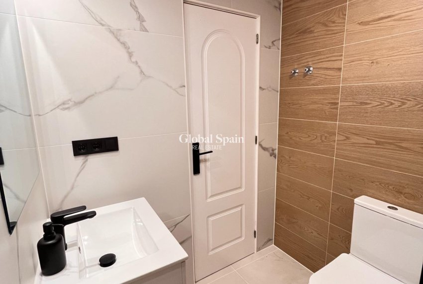 Revente - MAISON -
ORIHUELA - Urbanización Perla del Mar