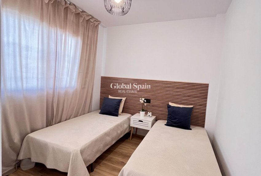 Revente - MAISON -
ORIHUELA - Urbanización Perla del Mar