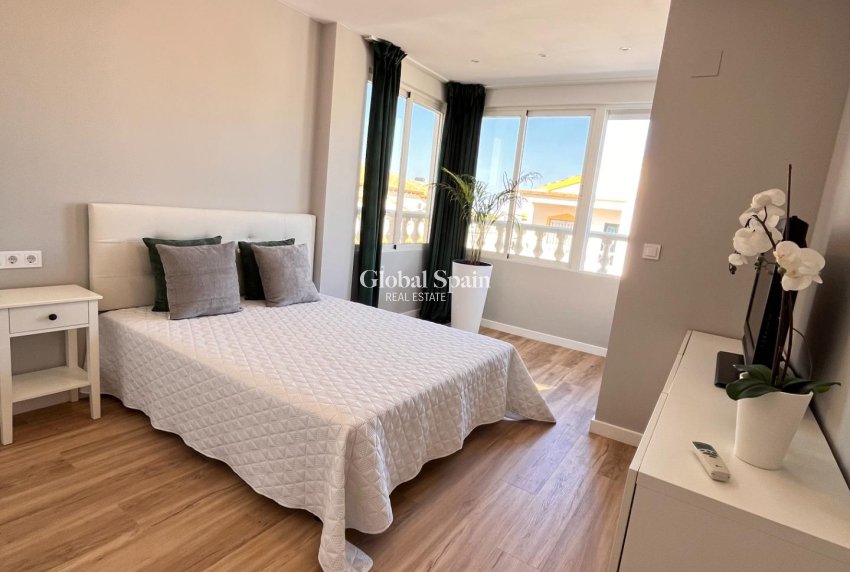 Revente - MAISON -
ORIHUELA - Urbanización Perla del Mar