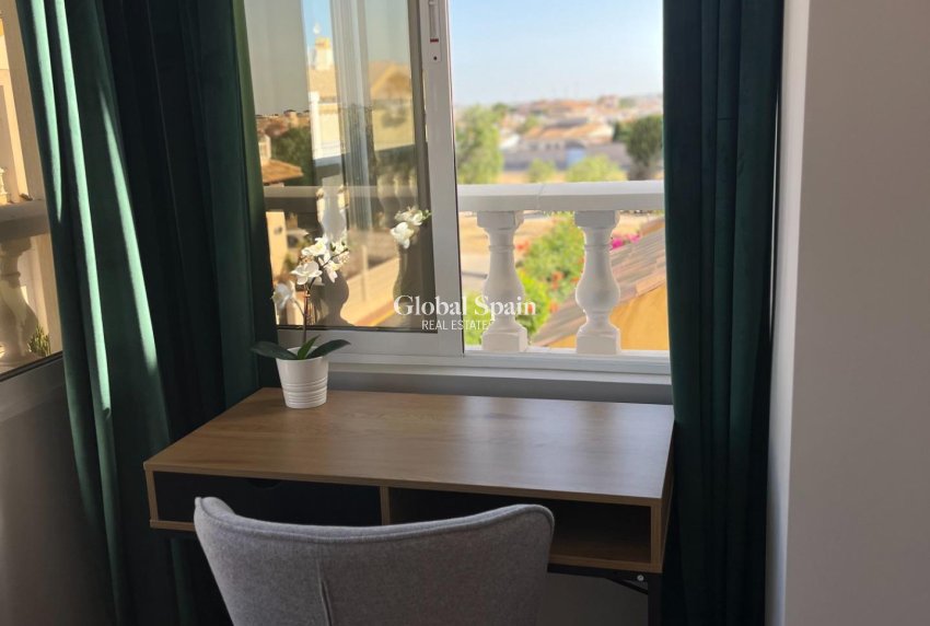 Revente - MAISON -
ORIHUELA - Urbanización Perla del Mar