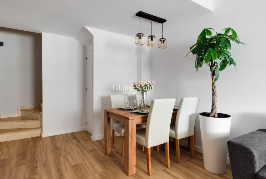 Revente - MAISON -
ORIHUELA - Urbanización Perla del Mar