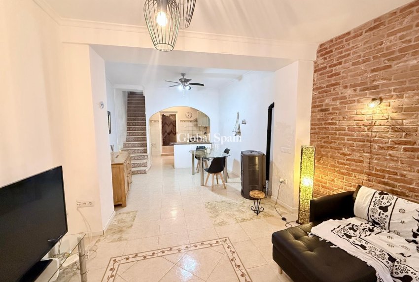 Revente - MAISON -
PALMA DE GANDÍA - Centro