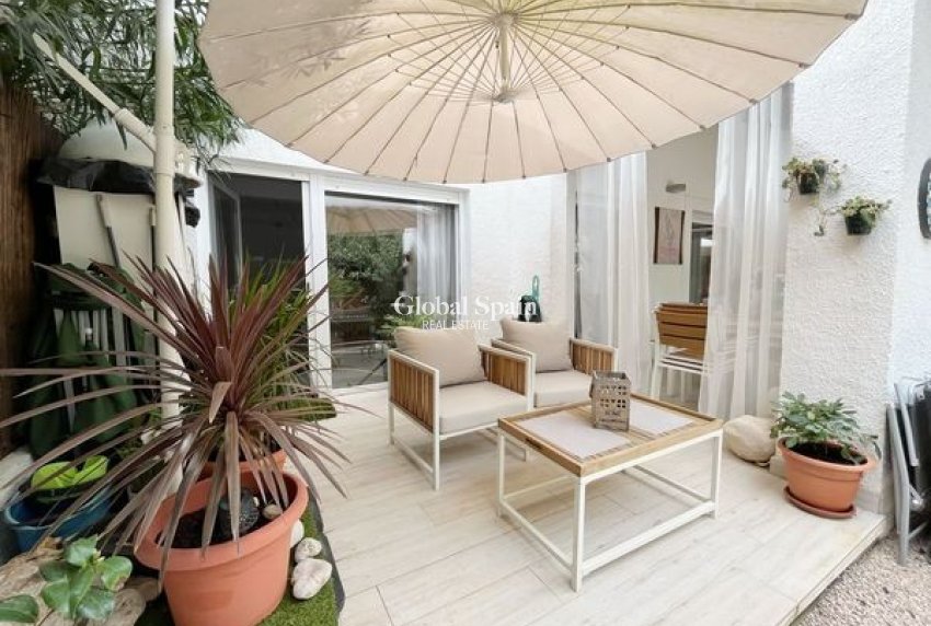 Revente - MAISON -
PEDREGUER - Pedreguer