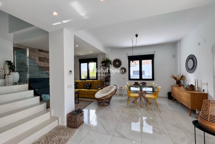 Revente - MAISON -
POLOP - Polop